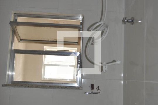 Banheiro de apartamento para alugar com 2 quartos, 40m² em Engenho Novo, Rio de Janeiro