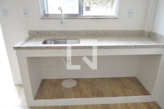 Sala/Cozinha de apartamento para alugar com 2 quartos, 40m² em Engenho Novo, Rio de Janeiro