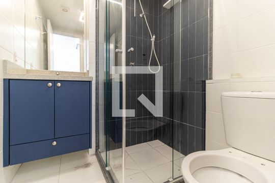 Banheiro de apartamento para alugar com 1 quarto, 26m² em Vila Buarque, São Paulo