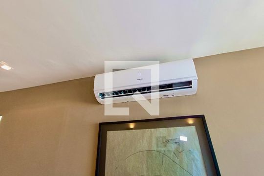 Sala de apartamento para alugar com 2 quartos, 85m² em Leblon, Rio de Janeiro