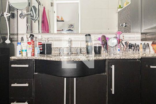Banheiro de apartamento à venda com 3 quartos, 94m² em Vila Albertina, São Paulo