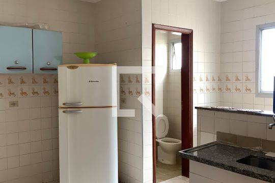 Cozinha de apartamento para alugar com 2 quartos, 93m² em Guilhermina, Praia Grande