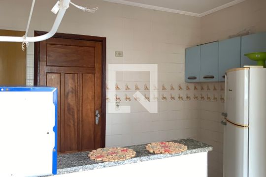Cozinha de apartamento para alugar com 2 quartos, 93m² em Guilhermina, Praia Grande