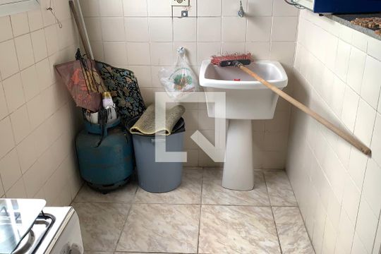 Área de Serviço de apartamento para alugar com 2 quartos, 93m² em Guilhermina, Praia Grande
