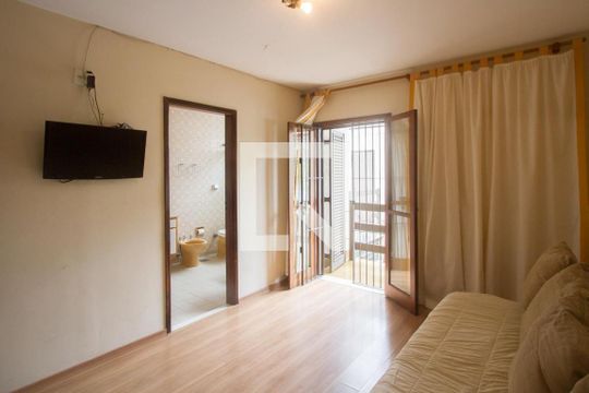 Suíte de casa à venda com 4 quartos, 338m² em Santo Amaro, São Paulo
