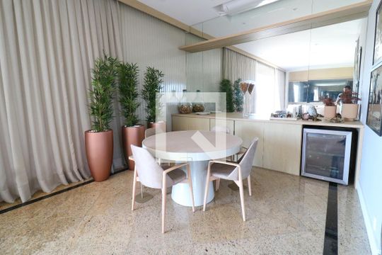 Sala de casa à venda com 5 quartos, 800m² em Jardim Guanabara, Rio de Janeiro