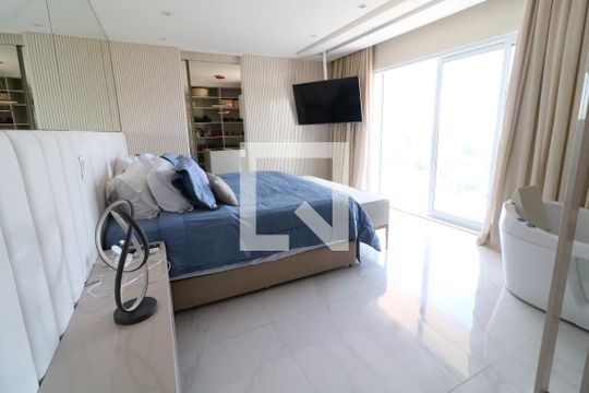 Suíte 1 de casa para alugar com 5 quartos, 800m² em Jardim Guanabara, Rio de Janeiro