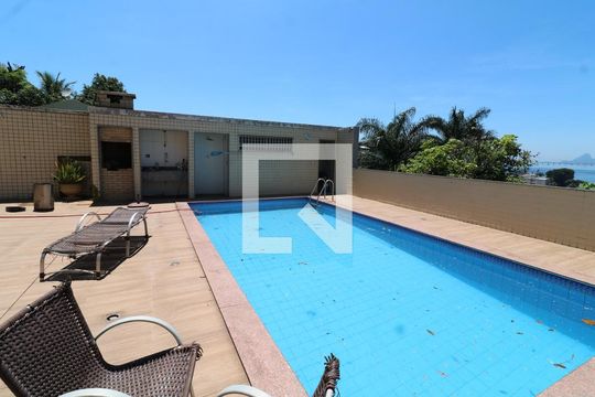 Área externa - Piscina de casa para alugar com 5 quartos, 800m² em Jardim Guanabara, Rio de Janeiro