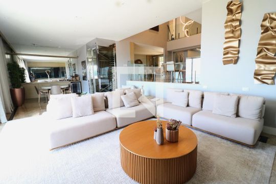 Casa para alugar com 5 quartos, 800m² em Jardim Guanabara, Rio de Janeiro