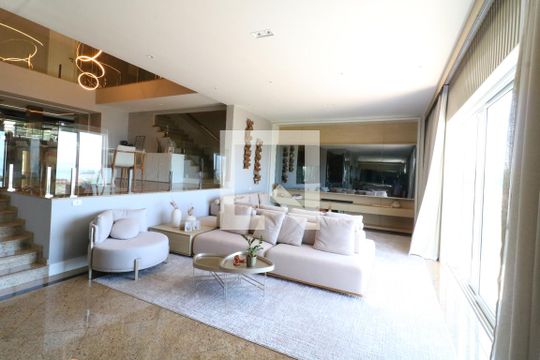 Sala de casa à venda com 5 quartos, 800m² em Jardim Guanabara, Rio de Janeiro