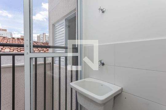 Area de Serviços de apartamento para alugar com 1 quarto, 30m² em Vila Brasílio Machado, São Paulo
