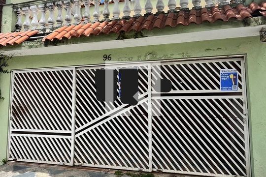 Fachada de casa à venda com 3 quartos, 216m² em Guapira, São Paulo