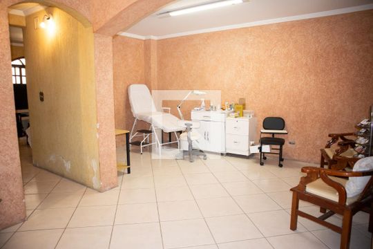 Casa à venda com 3 quartos, 216m² em Guapira, São Paulo