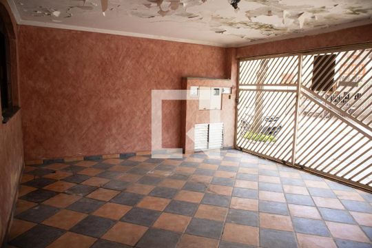 Garagem de casa à venda com 3 quartos, 216m² em Guapira, São Paulo