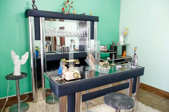 Sala de casa para alugar com 3 quartos, 347m² em Vila Osasco, Osasco