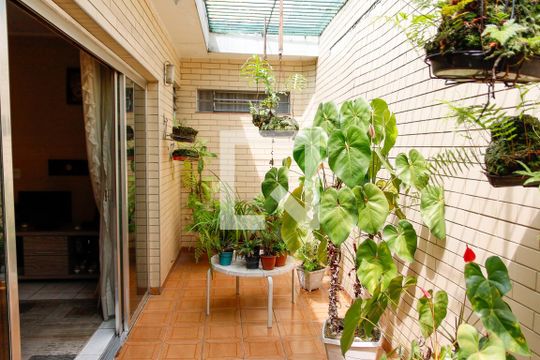 Jardim de casa para alugar com 3 quartos, 347m² em Vila Osasco, Osasco