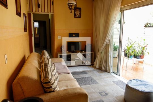 Sala de casa para alugar com 3 quartos, 347m² em Vila Osasco, Osasco