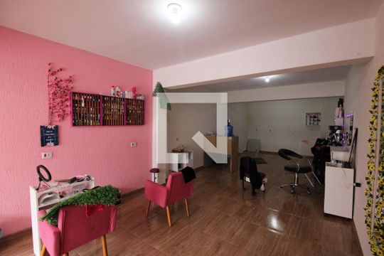 Área comum de casa à venda com 3 quartos, 410m² em Parque Peruche, São Paulo