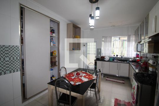 Cozinha de casa à venda com 3 quartos, 410m² em Parque Peruche, São Paulo