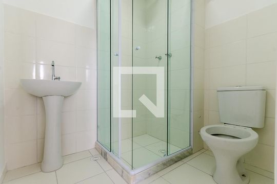 Banheiro de apartamento para alugar com 2 quartos, 43m² em Vila Pirituba, São Paulo