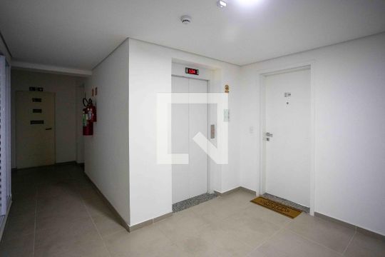 Hall de entrada de apartamento à venda com 2 quartos, 45m² em Centro, Diadema