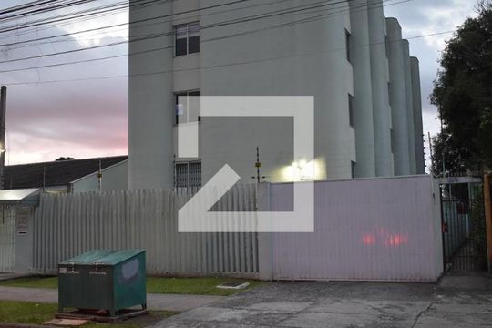 Fachada do condomínio de apartamento para alugar com 3 quartos, 133m² em Alto da Rua Xv, Curitiba