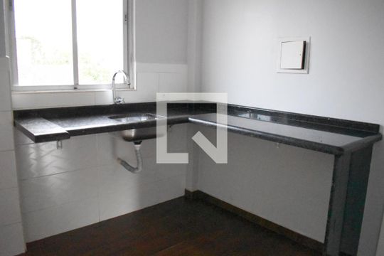 Cozinha de apartamento para alugar com 3 quartos, 133m² em Alto da Rua Xv, Curitiba