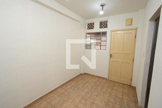 Casa para alugar com 2 quartos, 80m² em Jardim Prudência, São Paulo