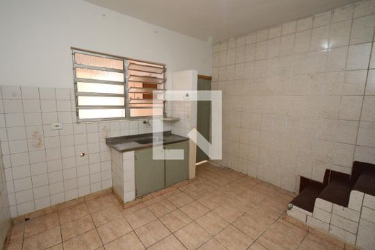 Cozinha de casa para alugar com 2 quartos, 80m² em Jardim Prudência, São Paulo