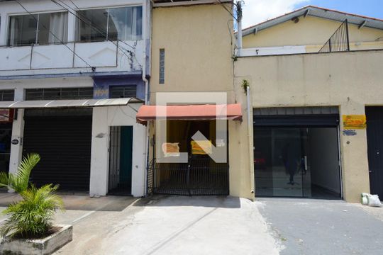 Fachada de casa para alugar com 2 quartos, 80m² em Jardim Prudência, São Paulo