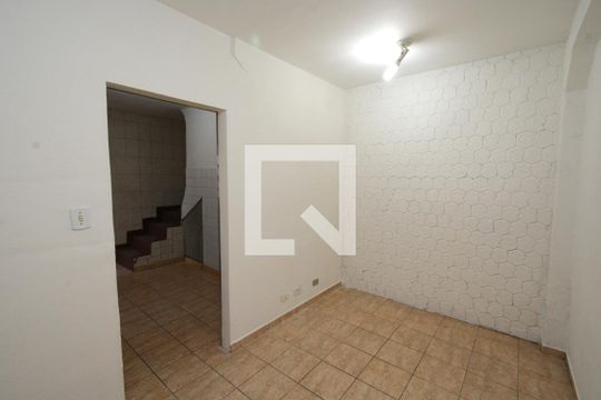 Sala de casa para alugar com 2 quartos, 80m² em Jardim Prudência, São Paulo