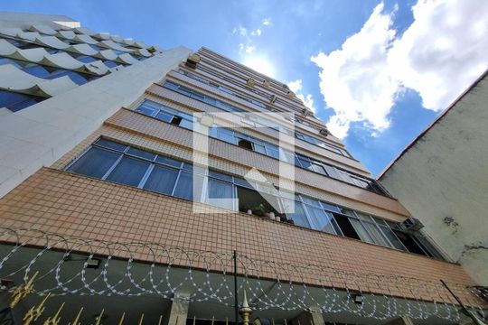 Fachada de apartamento para alugar com 2 quartos, 67m² em Maracanã, Rio de Janeiro