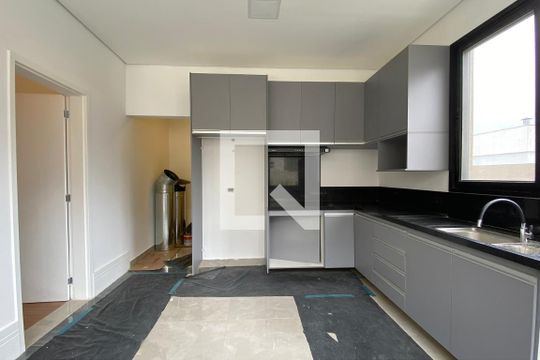 Cozinha de casa de condomínio à venda com 4 quartos, 200m² em Parque Sinai, Santana de Parnaíba