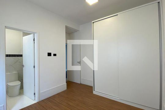 Suíte 1 de casa de condomínio à venda com 4 quartos, 200m² em Parque Sinai, Santana de Parnaíba
