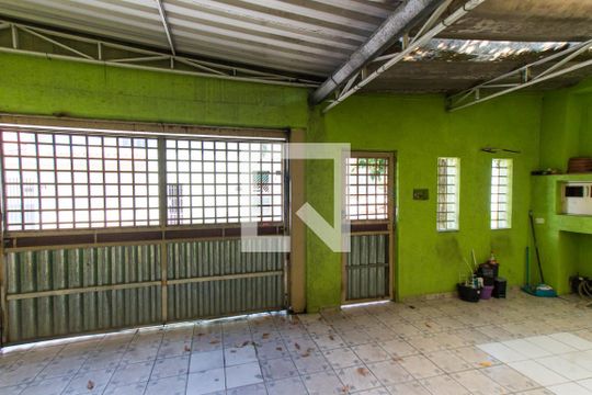 Garagem de casa para alugar com 3 quartos, 70m² em Jardim Modelo, São Paulo