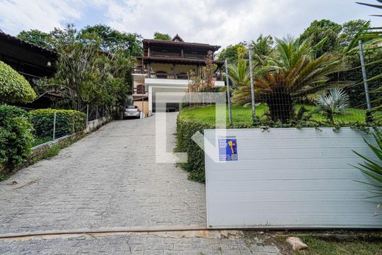 Fachada de casa de condomínio à venda com 4 quartos, 400m² em Vila Progresso, Niterói