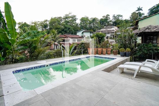 Piscina de casa de condomínio à venda com 4 quartos, 400m² em Vila Progresso, Niterói