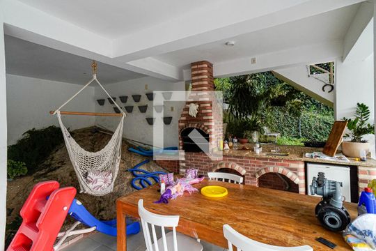 Churrasqueira de casa de condomínio à venda com 4 quartos, 400m² em Vila Progresso, Niterói