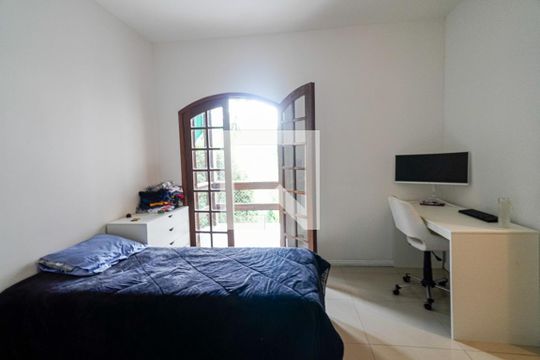 Quarto 1 de casa de condomínio à venda com 4 quartos, 400m² em Vila Progresso, Niterói