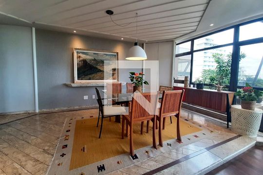 Sala de apartamento à venda com 5 quartos, 336m² em Barra da Tijuca, Rio de Janeiro