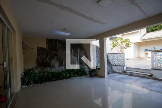 Varanda de casa de condomínio para alugar com 2 quartos, 220m² em Vargem Grande, Rio de Janeiro