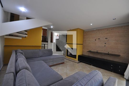 Sala de casa à venda com 4 quartos, 280m² em Vila Mazzei, São Paulo