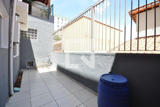 Quintal de casa à venda com 4 quartos, 280m² em Vila Mazzei, São Paulo
