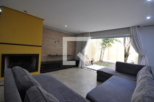 Sala de casa à venda com 4 quartos, 280m² em Vila Mazzei, São Paulo
