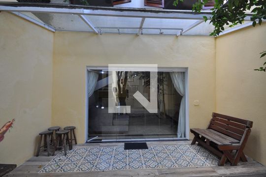 Varanda de casa à venda com 4 quartos, 280m² em Vila Mazzei, São Paulo