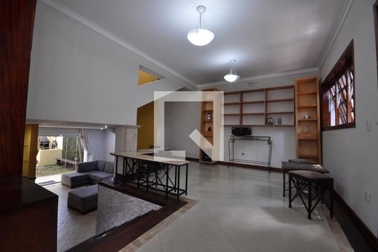 Casa à venda com 4 quartos, 280m² em Vila Mazzei, São Paulo