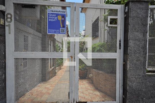 Fachada de casa à venda com 4 quartos, 280m² em Vila Mazzei, São Paulo