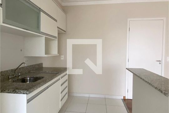Cozinha de apartamento para alugar com 2 quartos, 60m² em Tamboré, Barueri