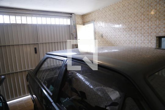 Garagem de casa à venda com 3 quartos, 130m² em Jardim Felicidade (zona Oeste), São Paulo