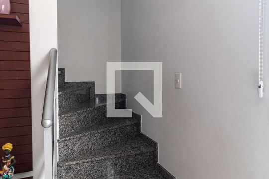 Escada de casa à venda com 3 quartos, 100m² em Vila Dom Pedro I, São Paulo